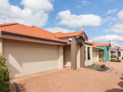 3/13 Civic Gardens, Cannington WA 6107
