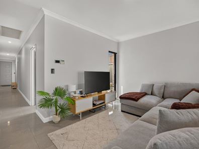1B Winderie Road, Golden Bay WA 6174