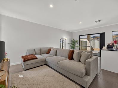 1B Winderie Road, Golden Bay WA 6174
