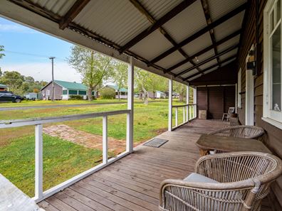 7 Nyamup Road, Dingup WA 6258