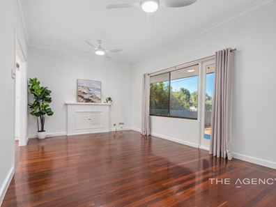 9 Whitfield Street, Beachlands WA 6530