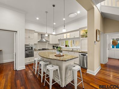 6 Lockhart Street, Como WA 6152
