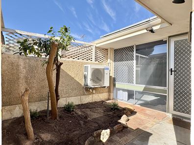 37A Ravenhill Road, Thornlie WA 6108