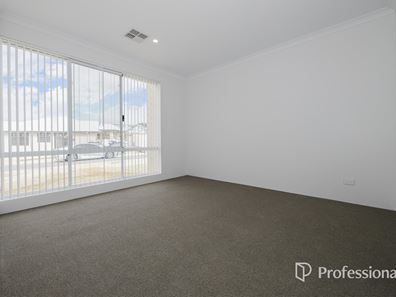 6 Character Road, Yanchep WA 6035