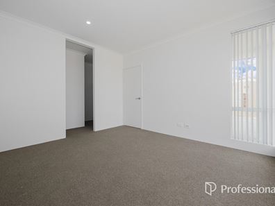 6 Character Road, Yanchep WA 6035