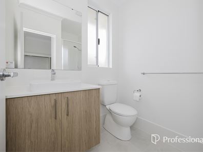 6 Character Road, Yanchep WA 6035