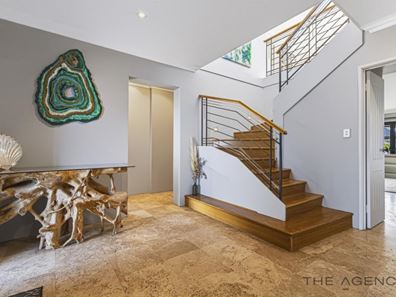 8 Muir Street, Halls Head WA 6210