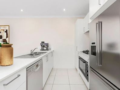 17/10 Cordovan  Parkway, Aveley WA 6069