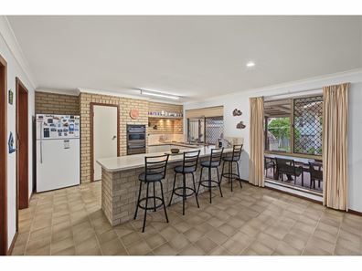 62 William Drive, Broadwater WA 6280