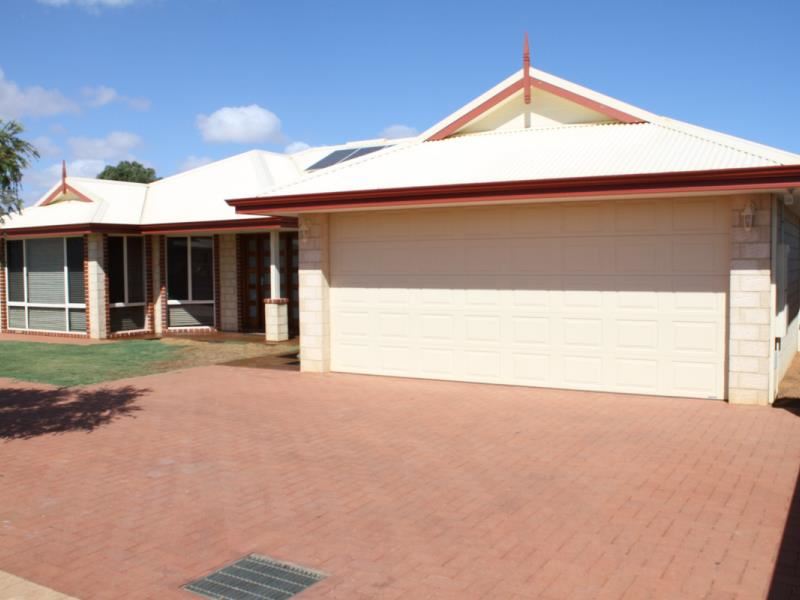 206a First Street, Wonthella WA 6530