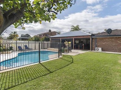 15 Chigwell Place, Carine WA 6020