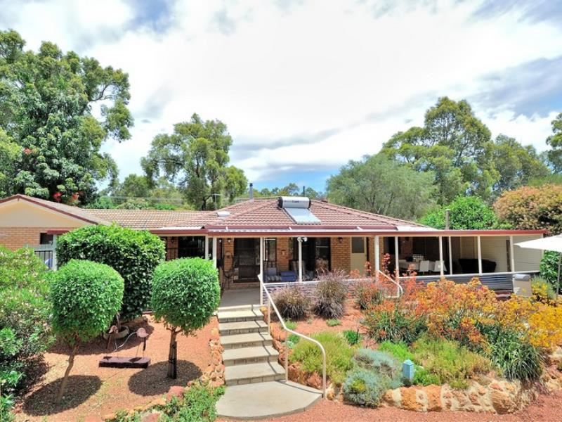 24 Cockatoo Drive, Mundaring