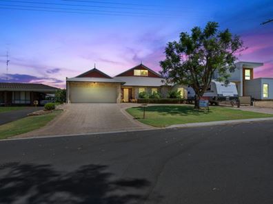 8 Eagle Crescent, Eaton WA 6232