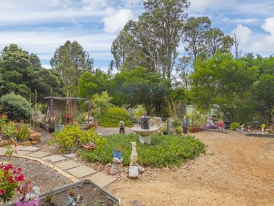 40 Griffiths Road, Nannup WA 6275