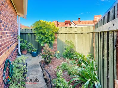 13/6 Fragrant Gardens, Mirrabooka WA 6061