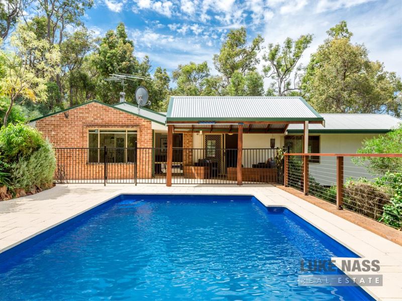 31 Simons Drive, Roleystone WA 6111