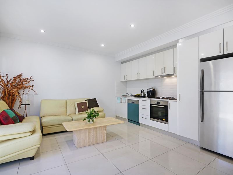 3/90 Albert Street, Osborne Park