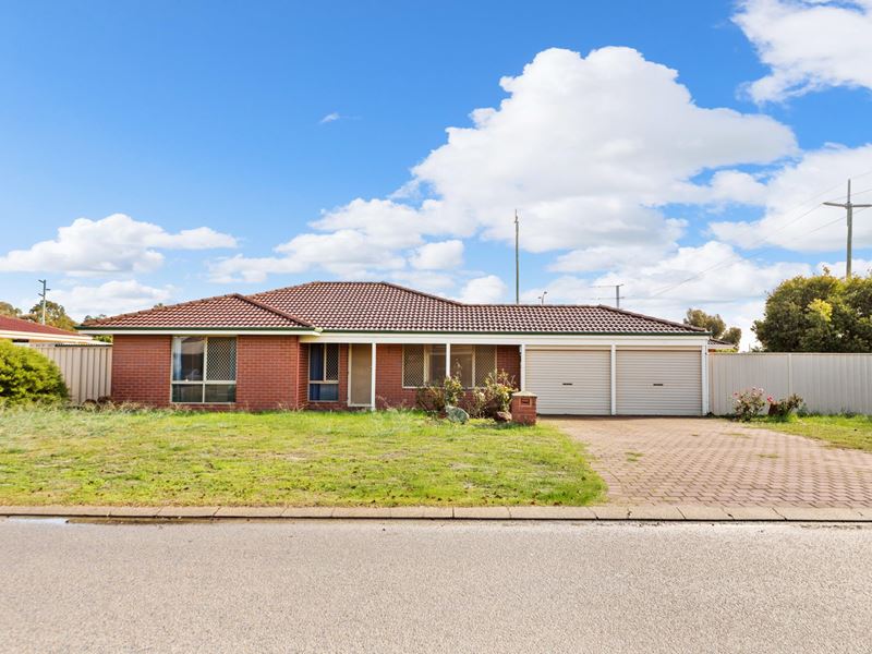 1 Brunswick Road, Thornlie WA 6108