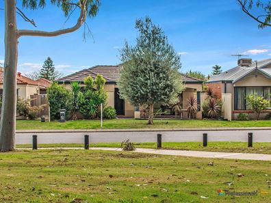 77 Maroubra Parade, Secret Harbour WA 6173