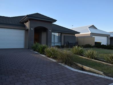 14 Baystone Street, Byford WA 6122