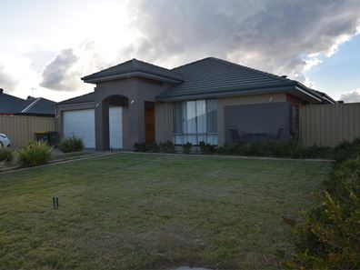 14 Baystone Street, Byford WA 6122