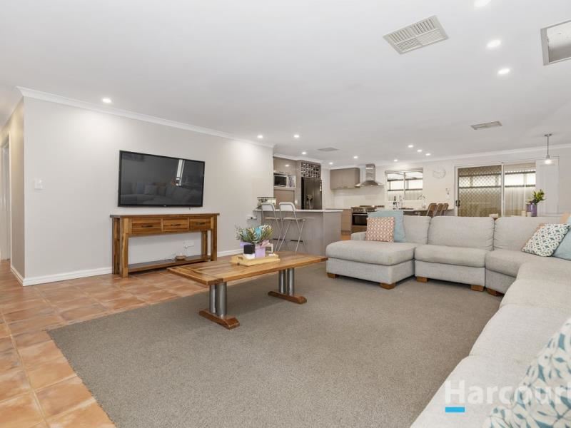 27 Whyalla Chase, Tapping