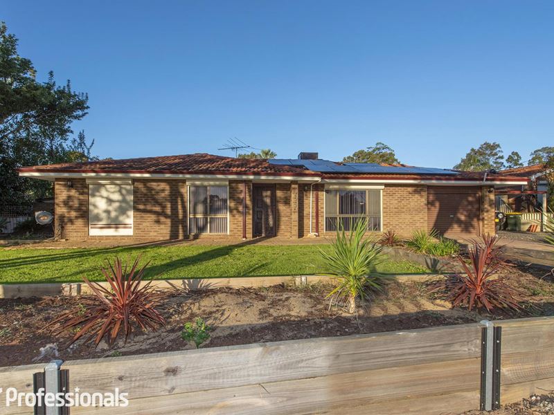 11 Edward Crescent, Byford WA 6122
