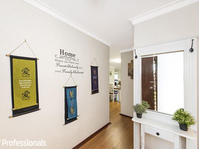 11 Edward Crescent, Byford WA 6122