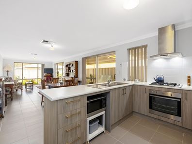 40 Malabar Street, Byford WA 6122