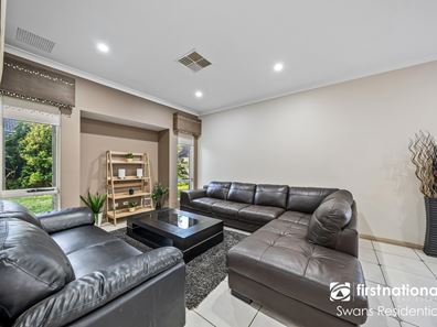 35 Dulegal Way, Aveley WA 6069
