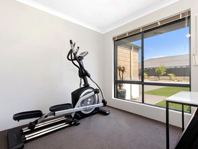 4 Ravensfield Road, Baldivis WA 6171