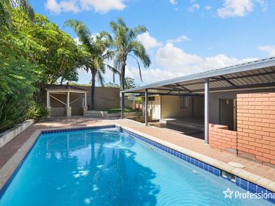 6 Barwon Road, Craigie WA 6025