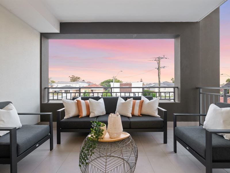 2/459 Charles Street, North Perth