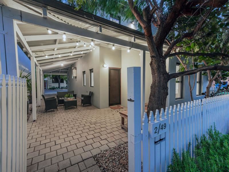 2/49 Albert Street, North Perth