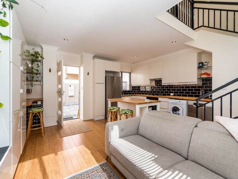 4/386 Stirling Street, Highgate