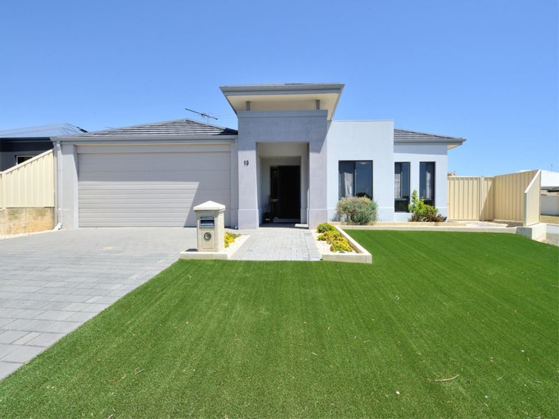 13 Brunswick Street, Secret Harbour