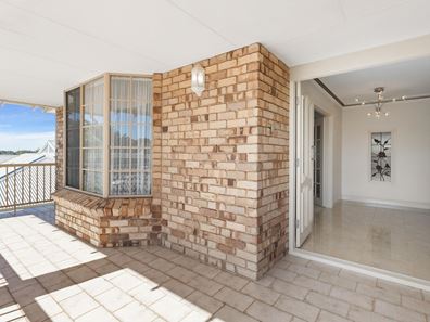 18 Viewcrest Way, Sorrento WA 6020