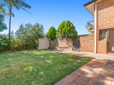 4/16 Dover  Road, Scarborough WA 6019