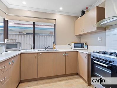 2/10 Soraya Place, Cooloongup WA 6168