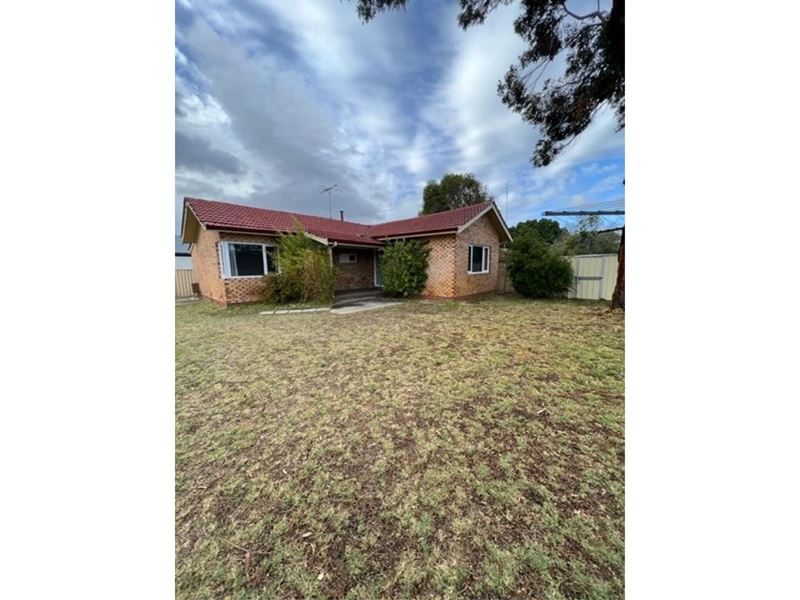 23 Knight Street, Withers