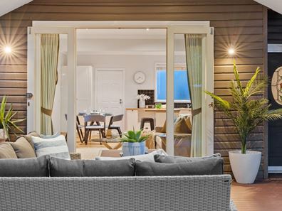 210 Holbeck Street, Doubleview WA 6018