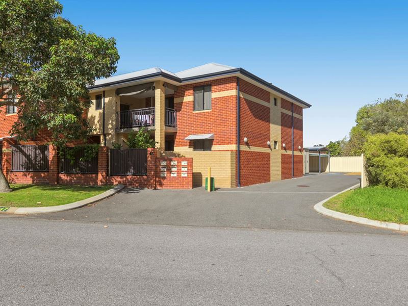 4/47 Stretton Way, Kenwick WA 6107