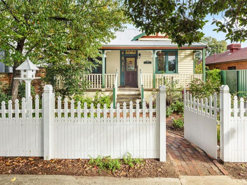 15 Hopetoun Terrace, Shenton Park
