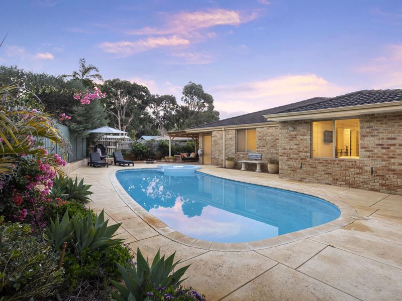 4 Hoylake Court, Connolly