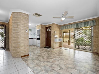 2/4 Trerose Close, Erskine WA 6210