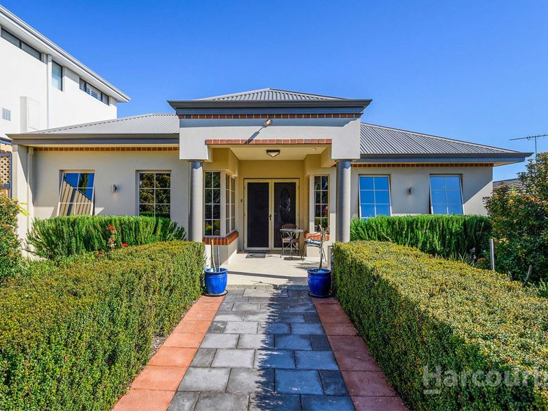 28 Ray Gardiner Vista, Tapping