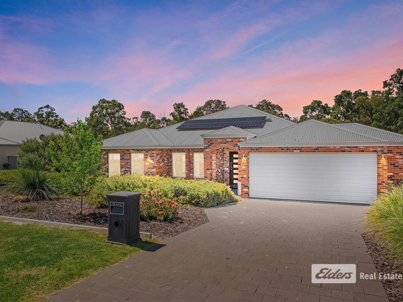 33 Leschenaultia Circle, Donnybrook