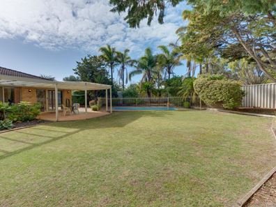 8 Panama Place, Safety Bay WA 6169