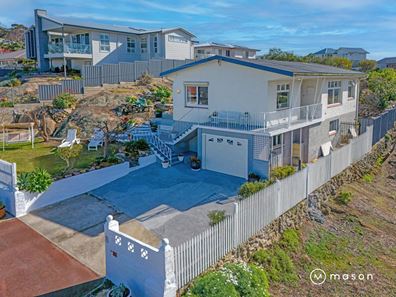 8 Hotchin Avenue, Albany WA 6330