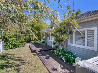 18 Chalet Vale, Preston Beach WA 6215